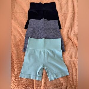 Set of 3 High-Waisted Ribbed Shorts. Size S